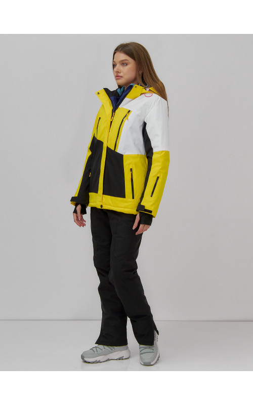 Женская горнолыжная куртка для активных женщин.