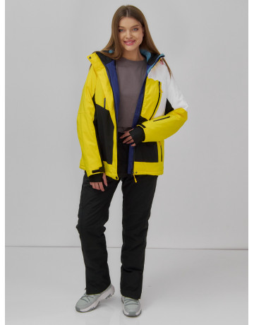 Женская горнолыжная куртка для активных женщин.