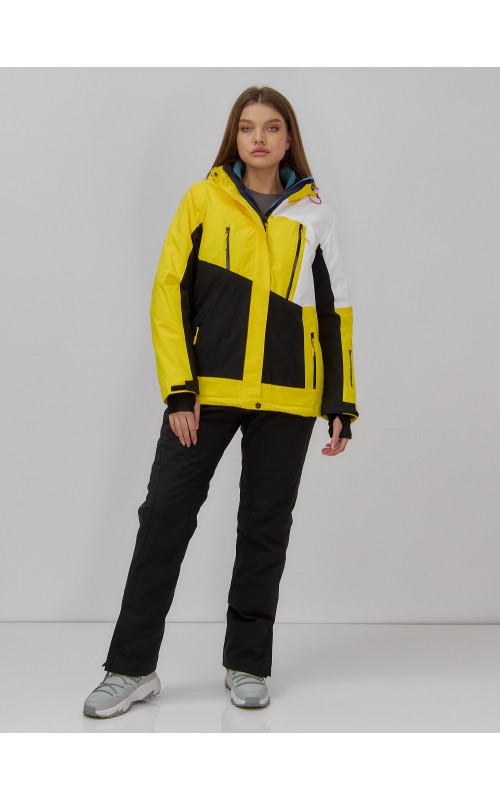 Женская горнолыжная куртка для активных женщин.