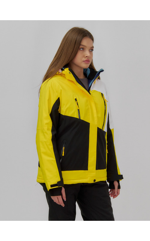 Женская горнолыжная куртка для активных женщин.