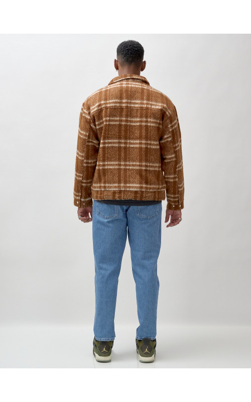 Мужская рубашка из шерсти прямого кроя с флисовой подкладкой.