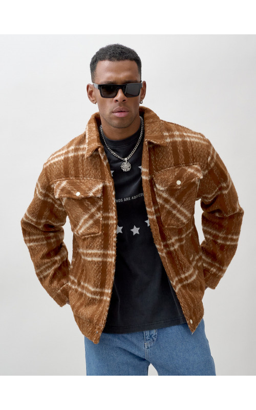 Мужская рубашка из шерсти прямого кроя с флисовой подкладкой.