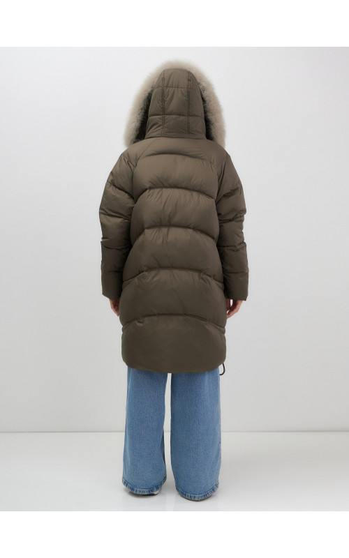 Длинный зимний пуховик премиум-класса с мехом песца