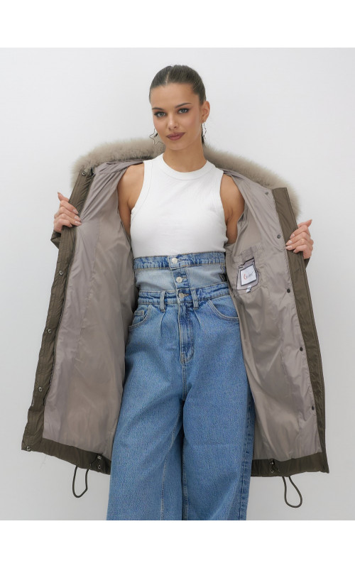 Длинный зимний пуховик премиум-класса с мехом песца