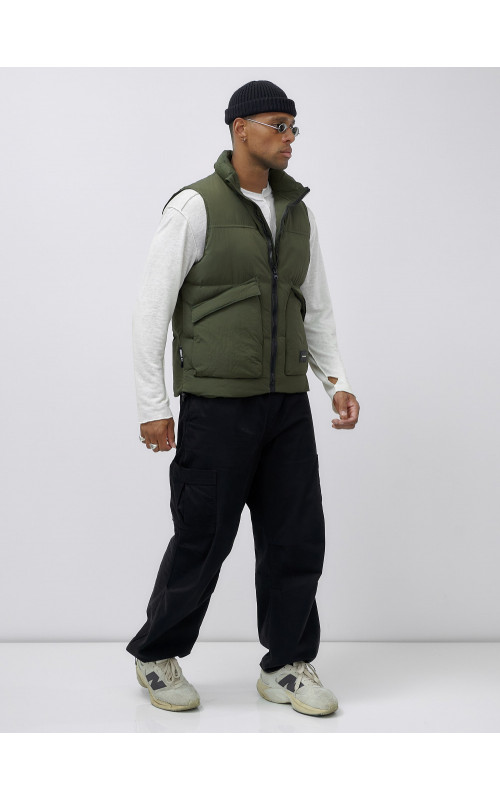 Мужской стеганый зимний жилет для активного отдыха.