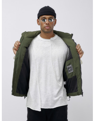 Мужской стеганый зимний жилет для активного отдыха.