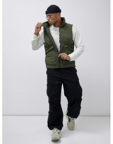 Мужской стеганый зимний жилет для активного отдыха.