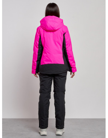 Женский горнолыжный костюм для активных зимних развлечений.