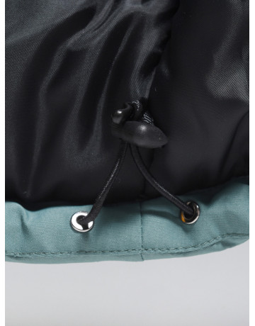 Парка для мальчика зимняя с внутренними лямками.