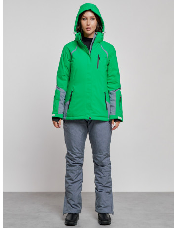 Женский горнолыжный костюм для зимних видов спорта.