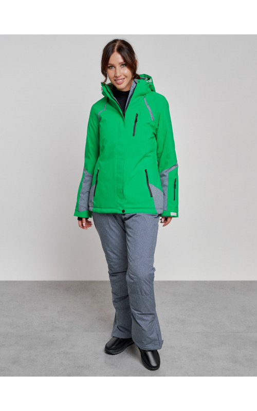 Женский горнолыжный костюм для зимних видов спорта.