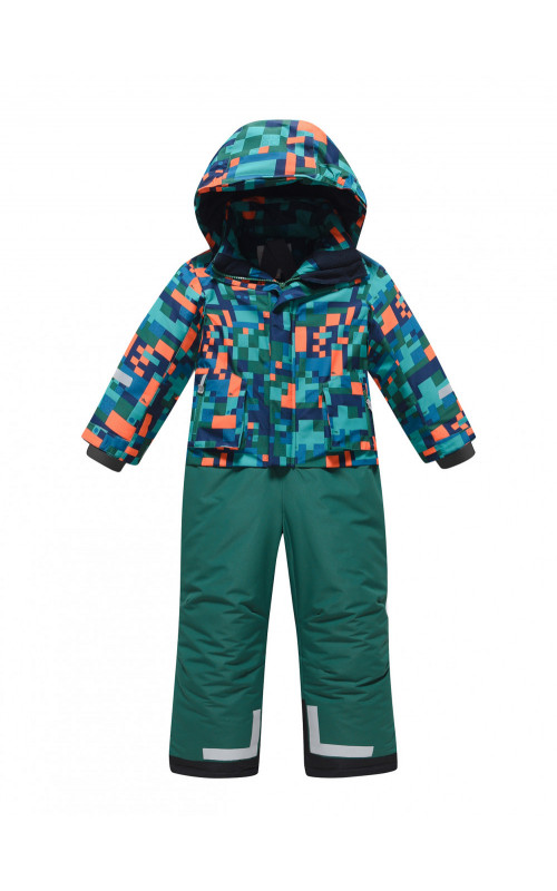Зимний комбинезон для мальчика: активный отдых и безопасность