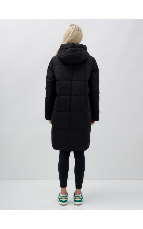 Тёплый женский пуховик до колена с капюшоном.