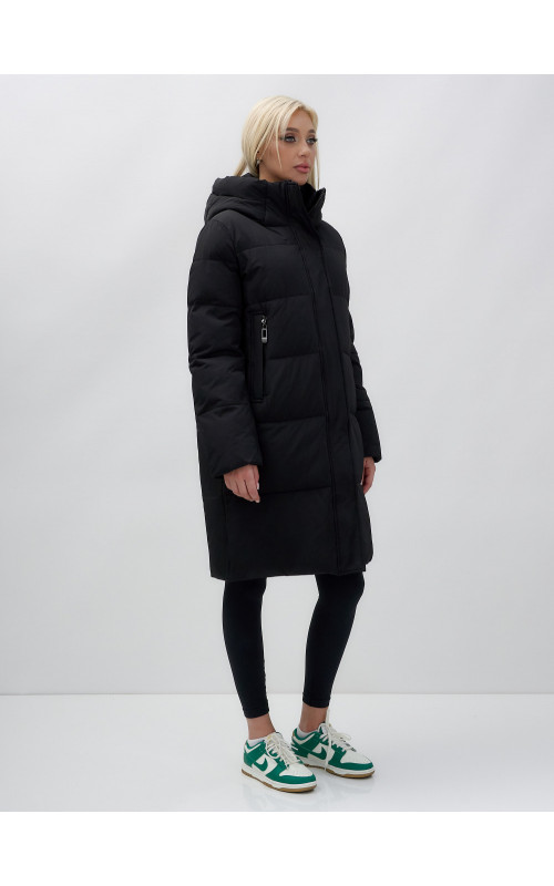 Тёплый женский пуховик до колена с капюшоном.