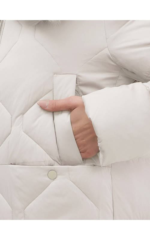 Длинный зимний пуховик с мехом песца.