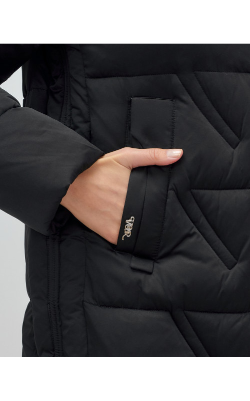 Женская зимняя куртка с капюшоном для холодной погоды.