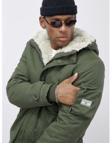 Мужская зимняя парка: комфорт и защита в холода