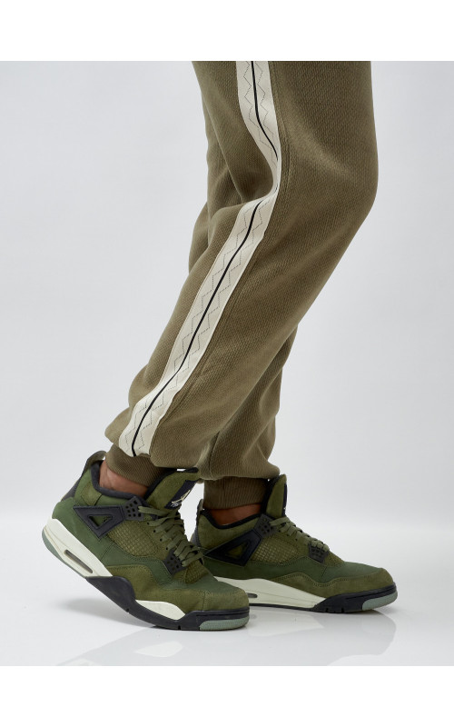 Мужской спортивный утеплённый костюм с начёсом для активного отдыха.