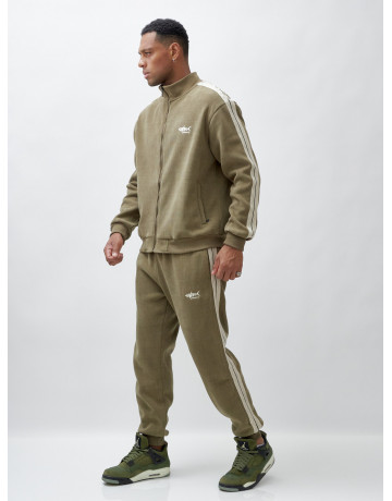 Мужской спортивный утеплённый костюм с начёсом для активного отдыха.