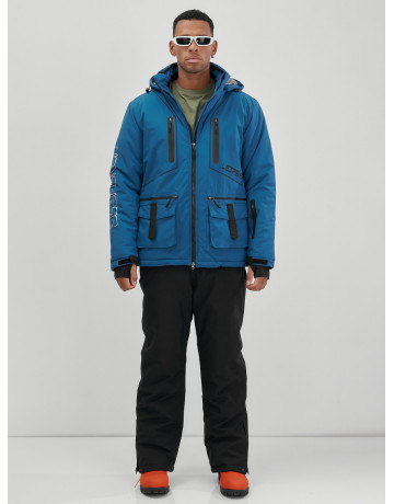 Мужской горнолыжный костюм: куртка и полукомбинезон для зимних активностей.