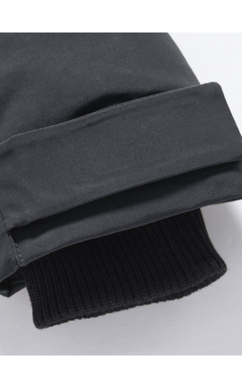 Зимняя парка для мальчика-подростка тёплая и практичная.