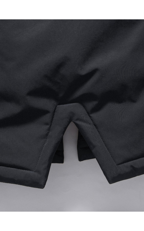 Зимняя парка для мальчика-подростка тёплая и практичная.