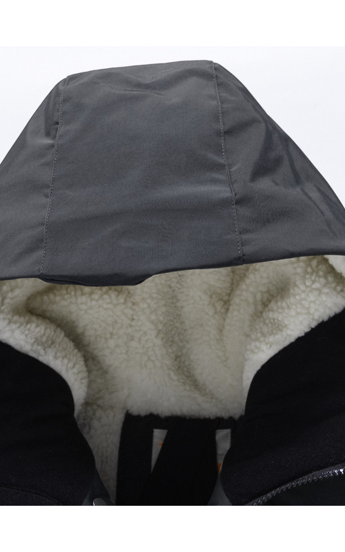 Зимняя парка для мальчика-подростка тёплая и практичная.