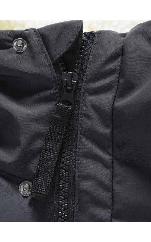 Зимняя парка для мальчика-подростка тёплая и практичная.