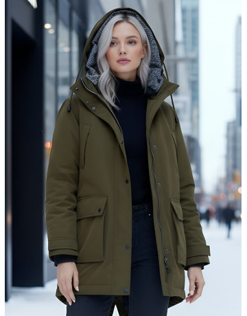 Женская зимняя парка для активного отдыха.