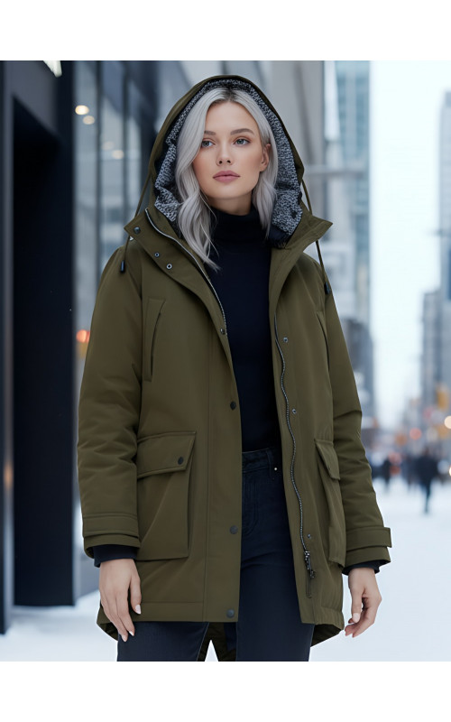 Женская зимняя парка для активного отдыха.