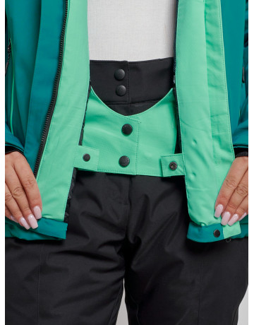 Женский горнолыжный костюм для зимних прогулок и спорта.