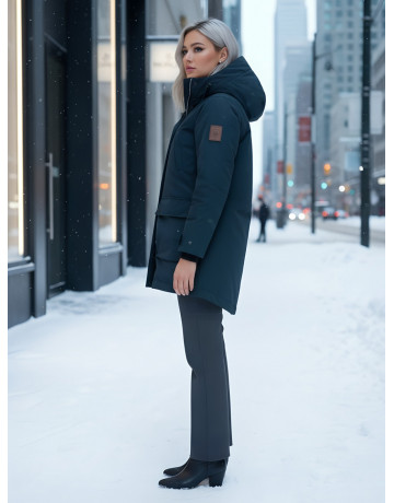 Женская зимняя парка для активного отдыха.