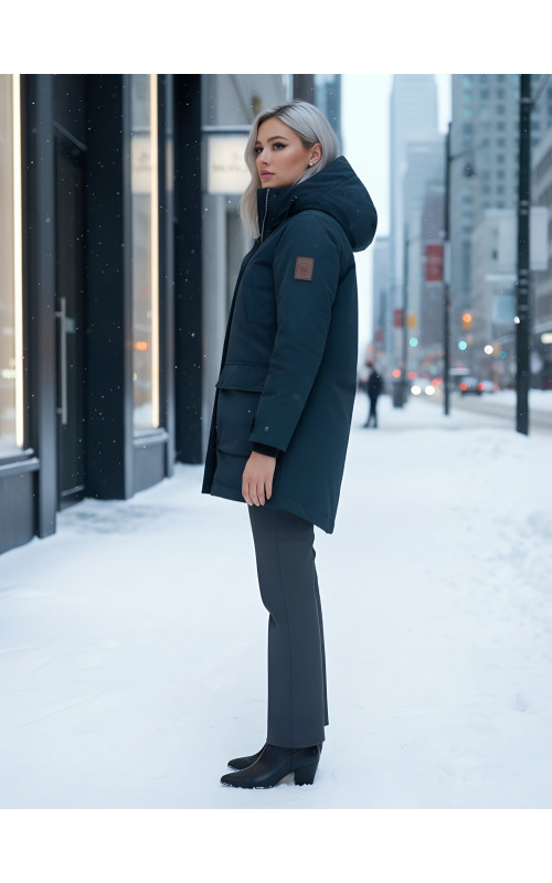 Женская зимняя парка для активного отдыха.