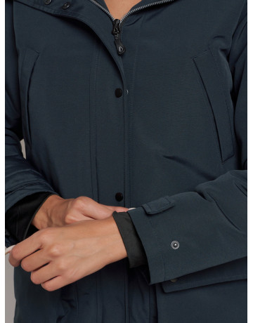 Женская зимняя парка для активного отдыха.