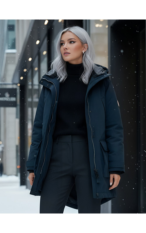 Женская зимняя парка для активного отдыха.