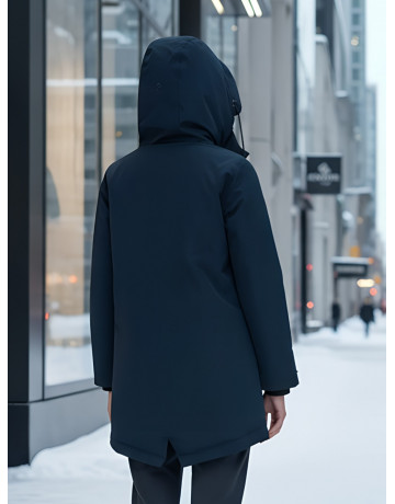 Женская зимняя парка для активного отдыха.