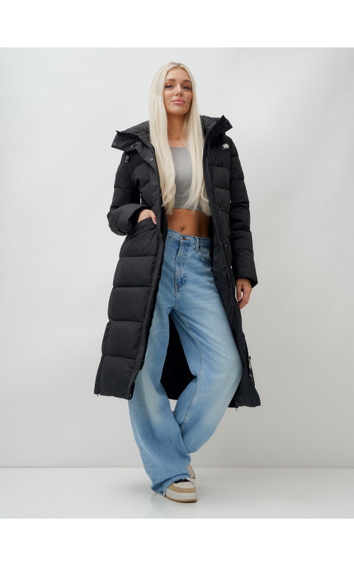 Длинный зимний пуховик с капюшоном для женщин.