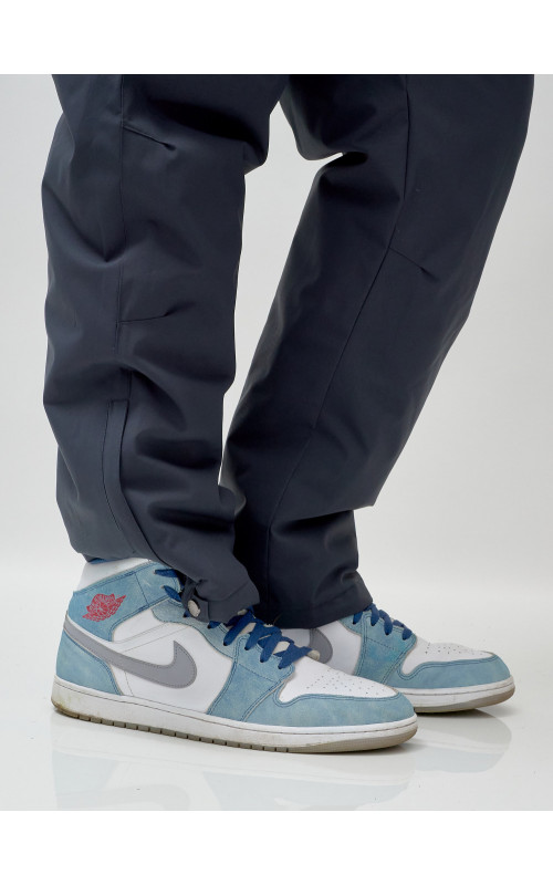 Мужской горнолыжный костюм для зимы: комфорт и защита на склоне