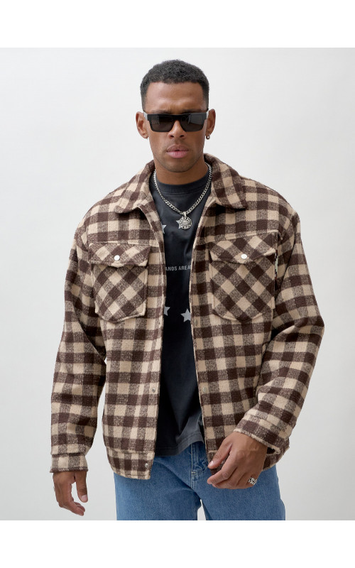 Мужская шерстяная рубашка прямого кроя в клетку.