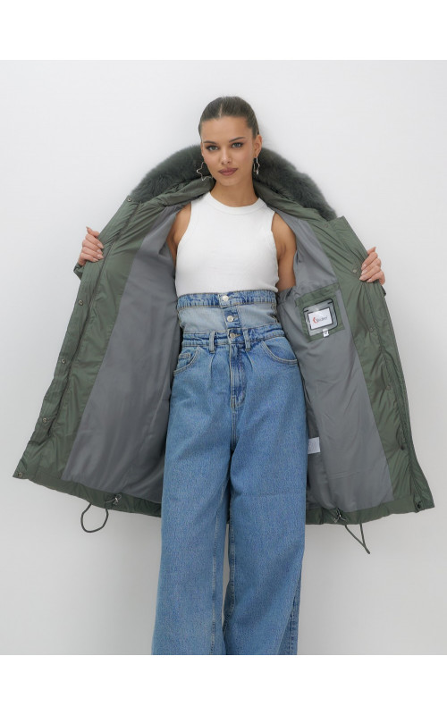 Длинный пуховик премиум-класса для зимы.