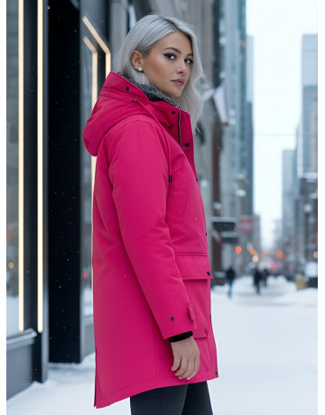 Женская зимняя парка для активного отдыха.