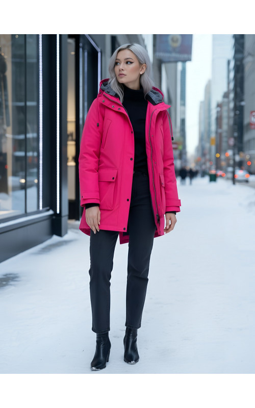 Женская зимняя парка для активного отдыха.