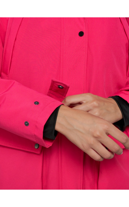 Женская зимняя парка для активного отдыха.