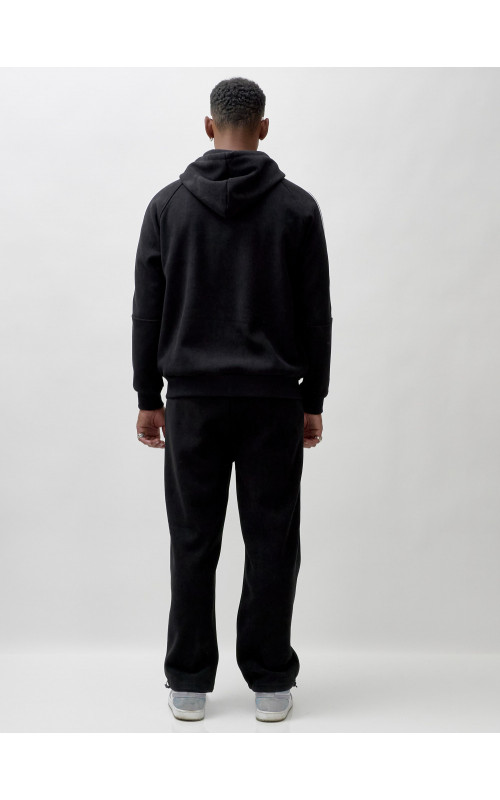 Утеплённый мужской спортивный костюм с начёсом для активных дней.