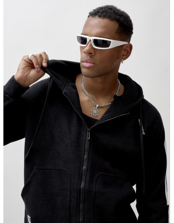 Утеплённый мужской спортивный костюм с начёсом для активных дней.