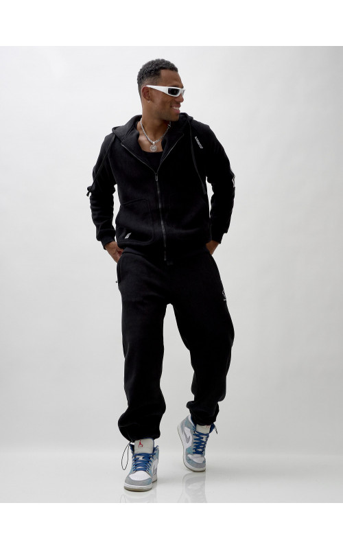 Утеплённый мужской спортивный костюм с начёсом для активных дней.