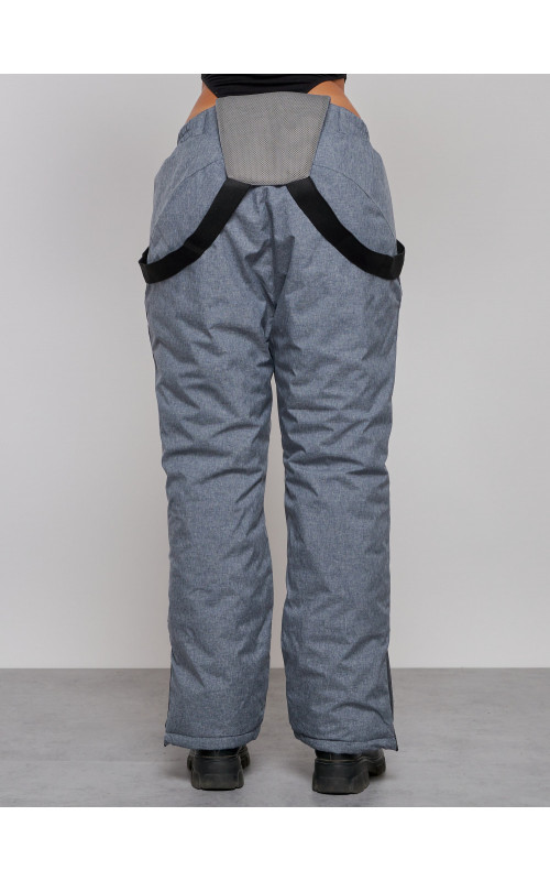 Женский горнолыжный костюм для зимних видов спорта.