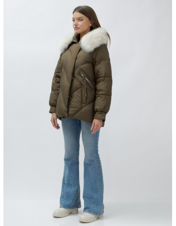 Женский зимний пуховик с меховой отделкой.