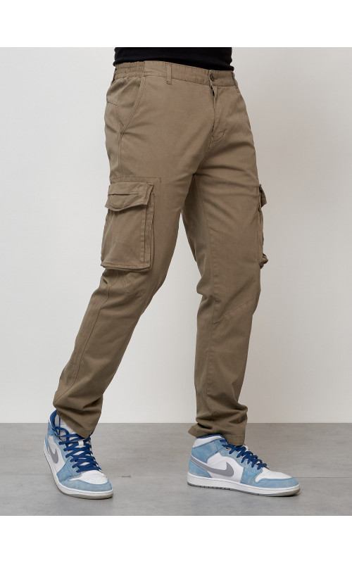 Мужские брюки зауженного кроя.