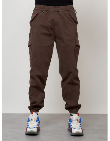 Мужские брюки зауженного кроя.